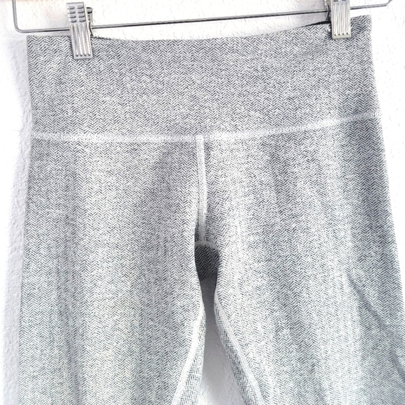 Lululemon Herringbone Light Gray Cropped Leggings Sz 4 Rare Pattern - Picture 9 of 14